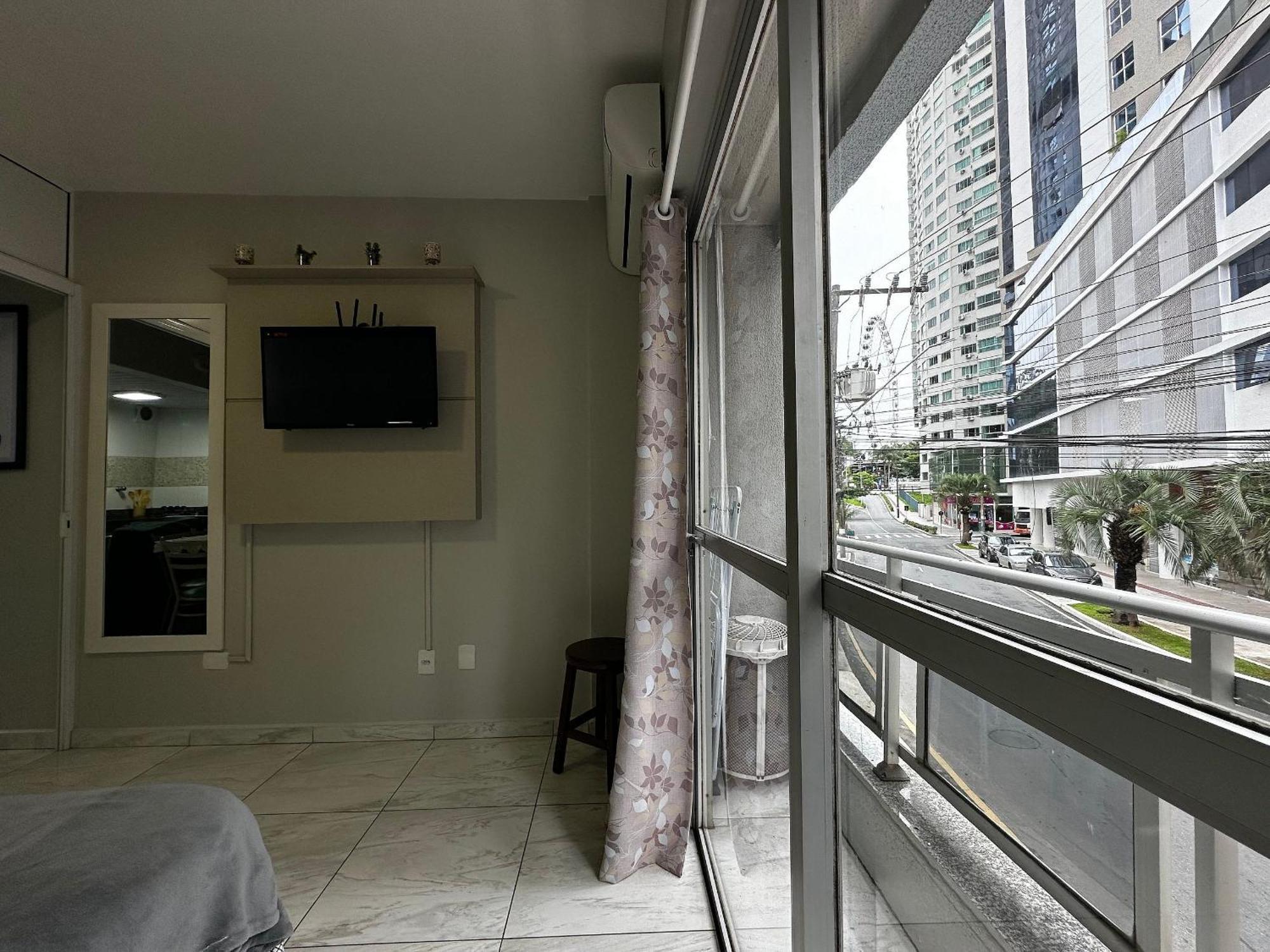 Balneário CamboriúMa01- Kitnet Com Ar | Vista Big Wheel | Garagem公寓 外观 照片